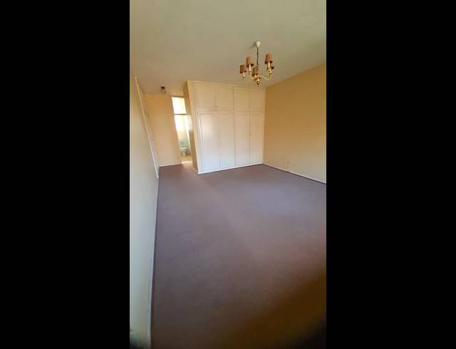 1 BEDROOM APARTMENT FOR SALE IN SANDOWN